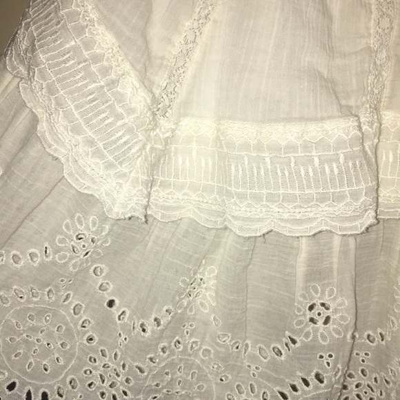 American Eagle brand- Cream off the shoulder top! - Picture 3 of 3